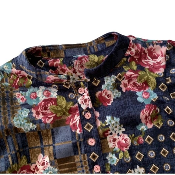 Pippa & Julie Floral Dress - Picture 5 of 8